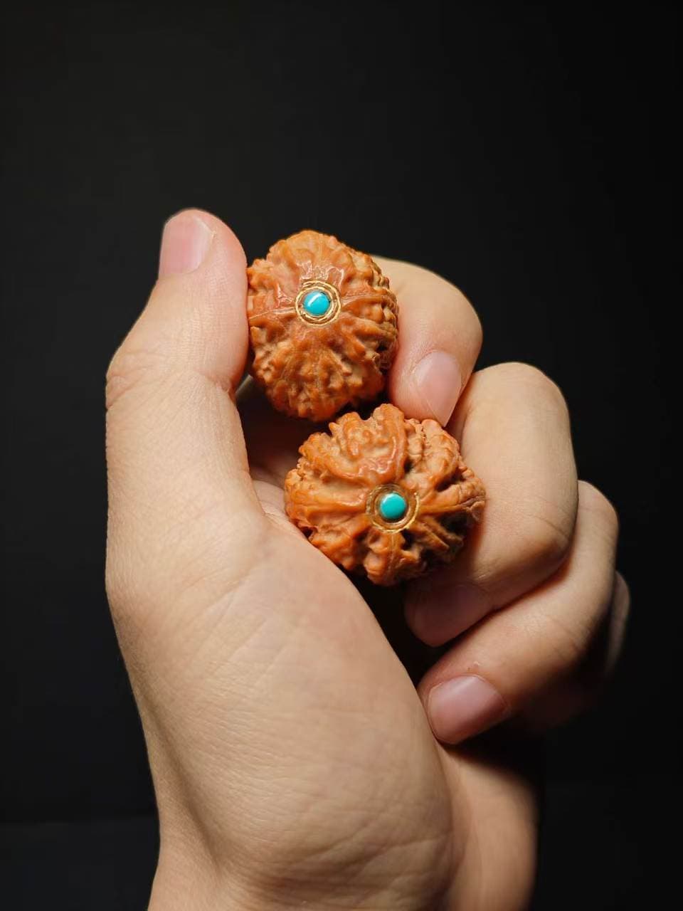 文玩核桃镶嵌绿松石细节 2